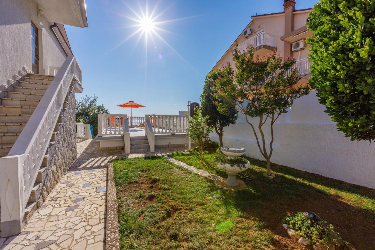 Apartments Budzyn Novi Vinodolski Esterno foto