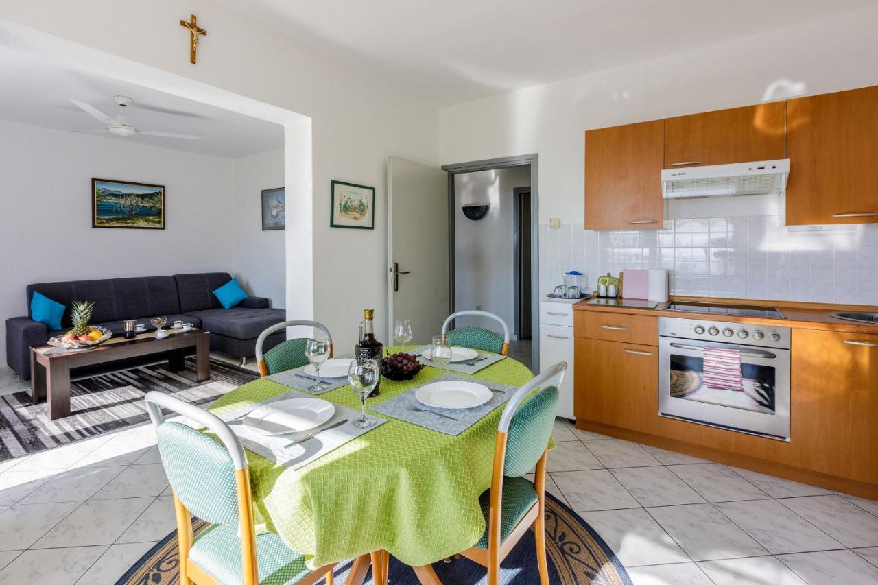 Apartments Budzyn Novi Vinodolski Esterno foto