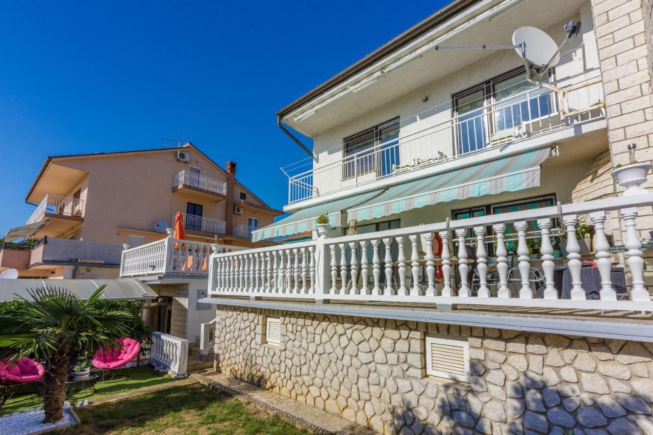 Apartments Budzyn Novi Vinodolski Esterno foto