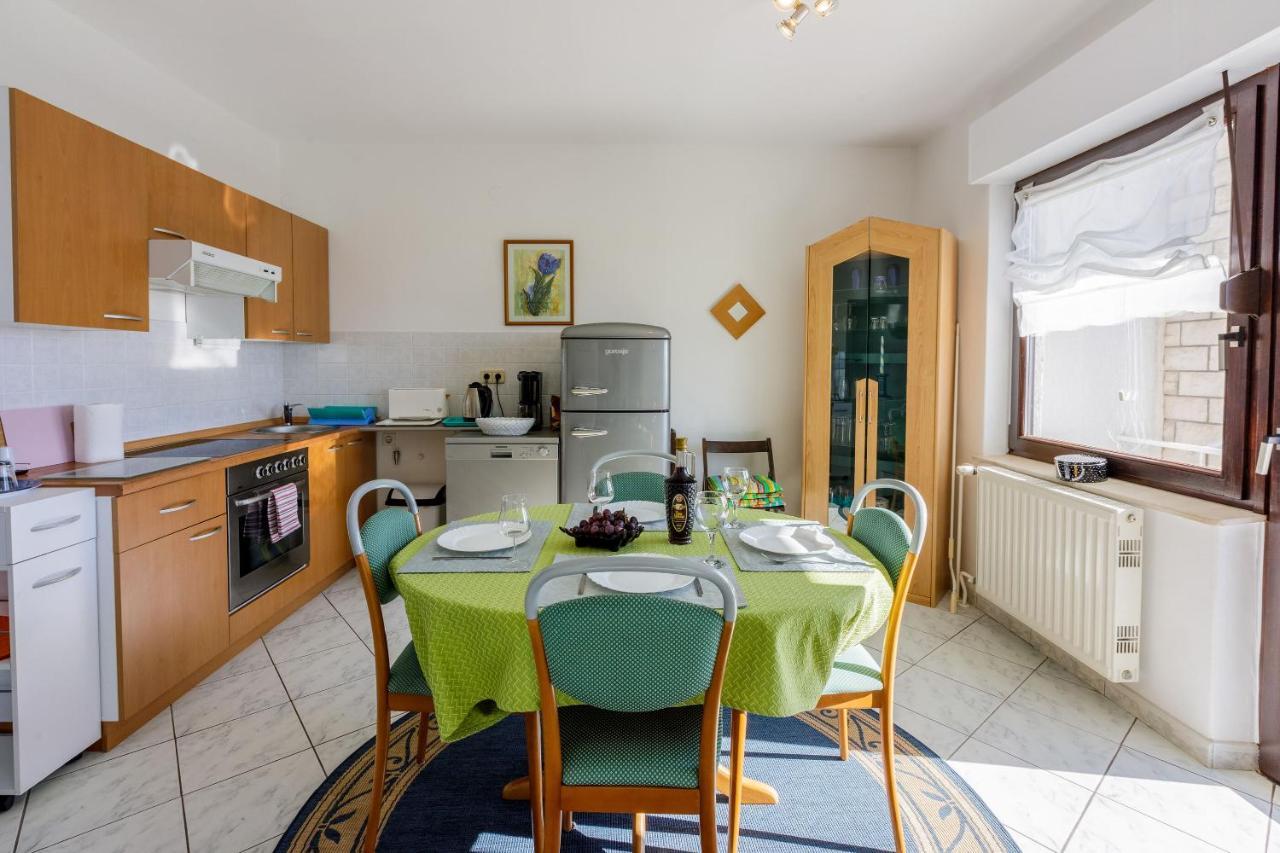 Apartments Budzyn Novi Vinodolski Esterno foto